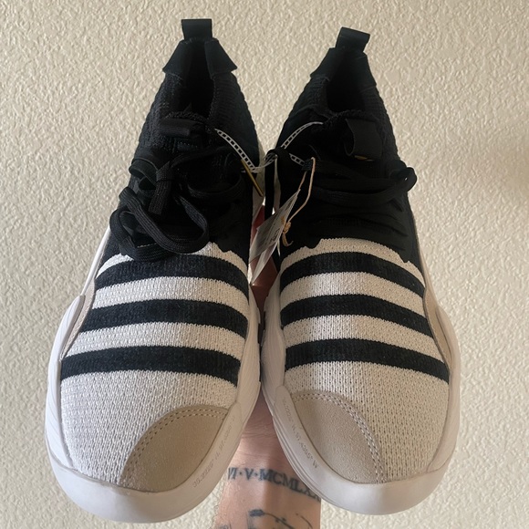 Trae Young 2 Brand New Sz 10 - Picture 4 of 6